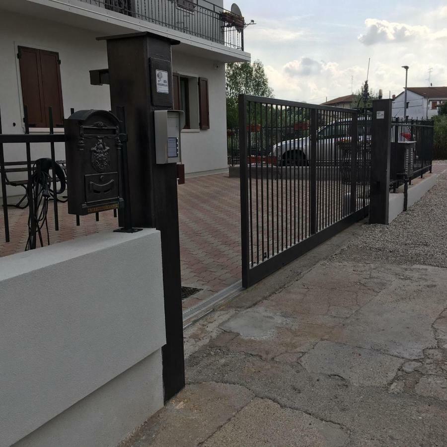 Sg Rooms - Casa Laura بسكييرا ديل غاردا المظهر الخارجي الصورة